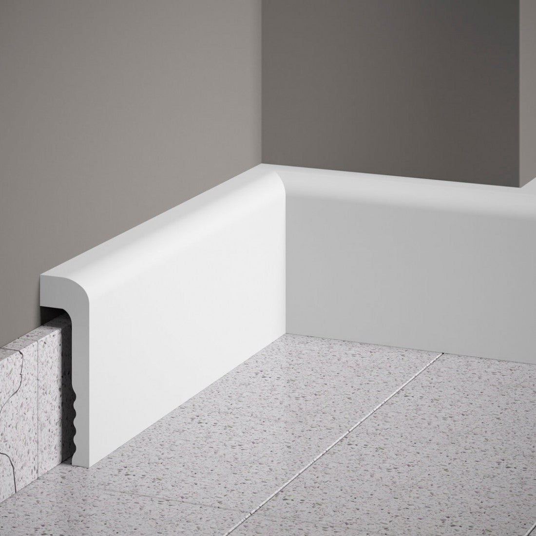 Plintă decorativă MD005 din polimer dur, montată peste o plintă existentă, cu înălțime de 11 cm, finisaj alb mat