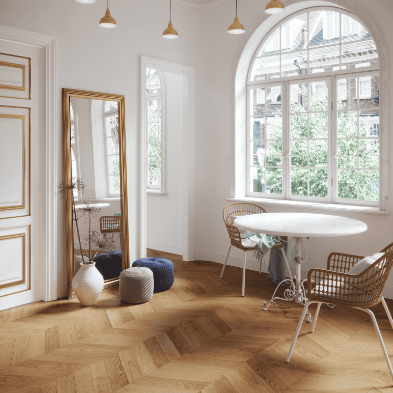 Parchet chevron 60 din stejar și mesteacăn stratificat pentru interiorul casei tale de poveste acum la Lilhome din Baia Mare.