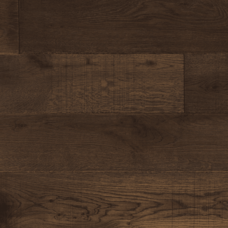 Suprafata parchet stratificat din stejar bizotat si periat, cu finisaj uleiat mat, culoare maro in format dusumea