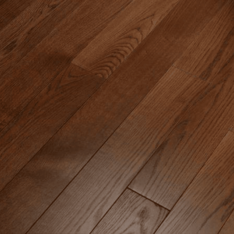 Suprafață parchet stratificat stejar maroniu, periat și bizotat, compatibil cu încălzirea în pardoseală în magazin de parchet Lilhome Baia Mare.