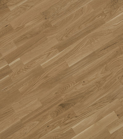 Suprafata parchet triplu stratificat in trei lamele, din stejar se poate vedea in showroom Lilhome Baia Mare